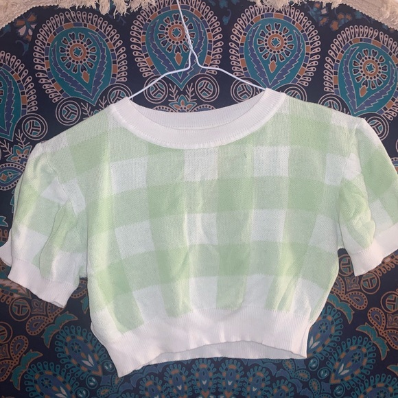 SHEIN CROPPED T-SHIRT LIGHT GREEN CHECKERED ๐๐๐๐๐๐๐๐๐๐๐๐๐๐๐๐๐ - Picture 1 of 3